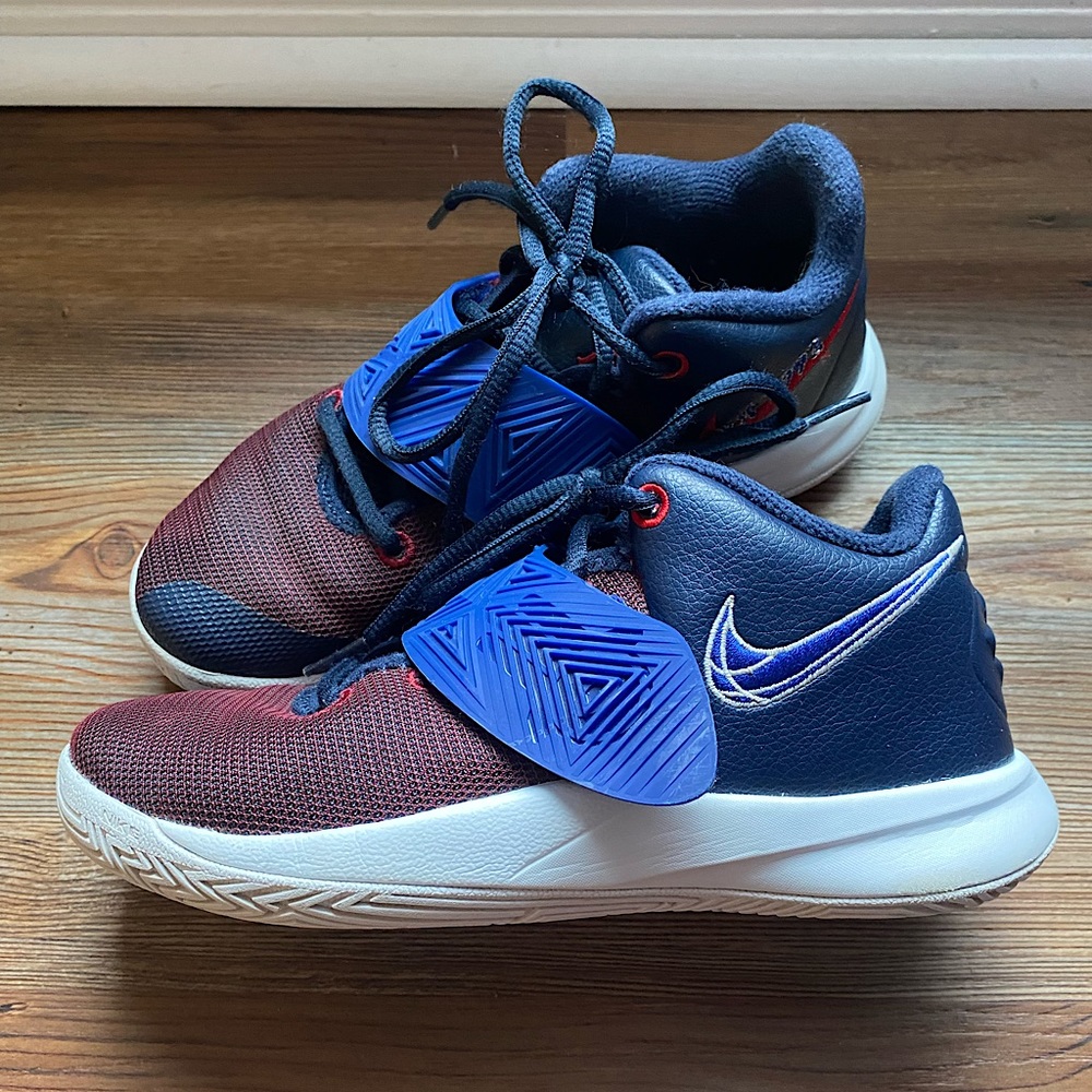 Nike Kyrie Basketball shoe size 2